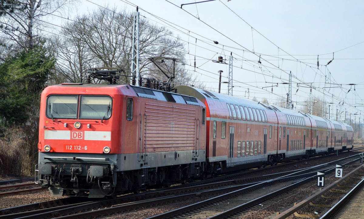 RE1 nach Frankfurt(Oder) mit 112 132-6 am 01.03.16 Berlin-Hirschgarten.