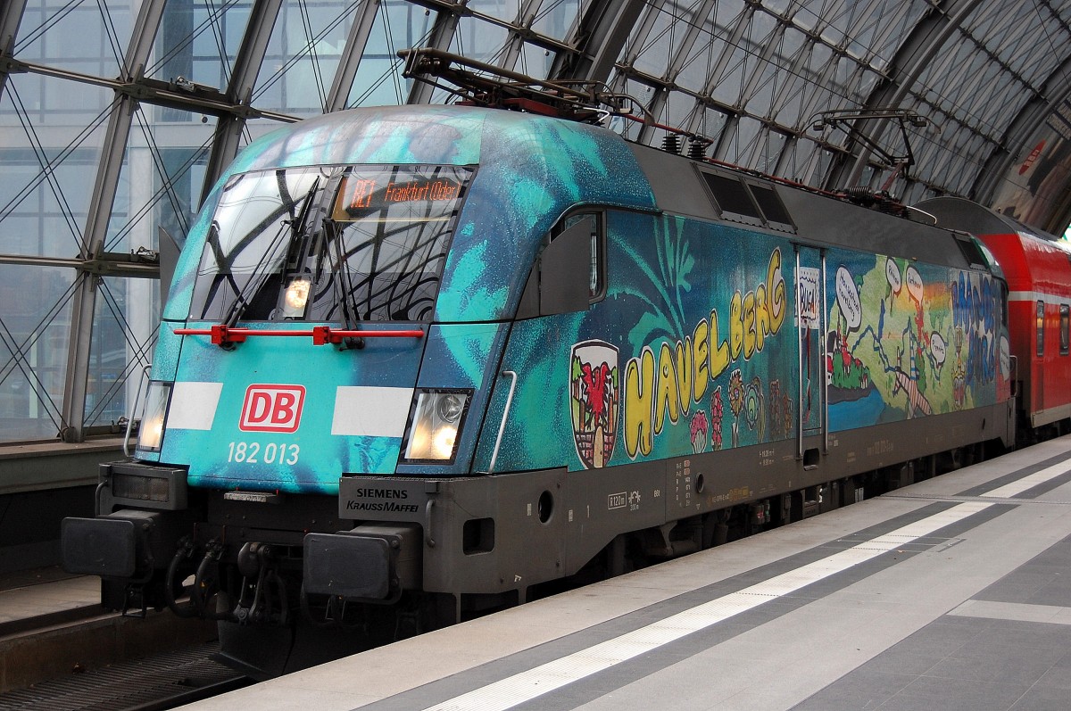 RE1 nach Frankfurt(Oder) mit 182 013 am 24.11.13 Berlin Hbf.