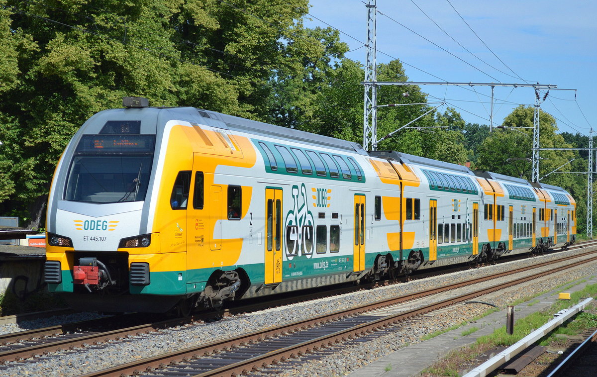 RE2 nach Cottbus mit ODEG ET 445.107 am 22.06.16 Eichwalde bei Berlin.