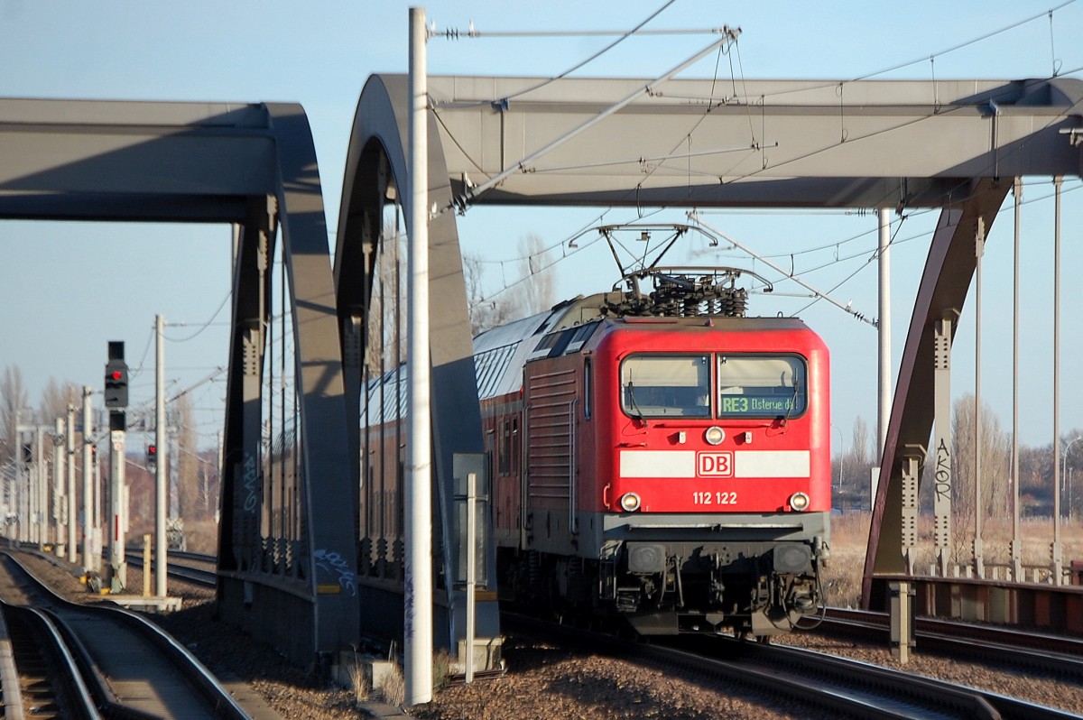 RE3 nach Elsterwerda mit 112 122 am 07.01.14 Berlin-Pankow.