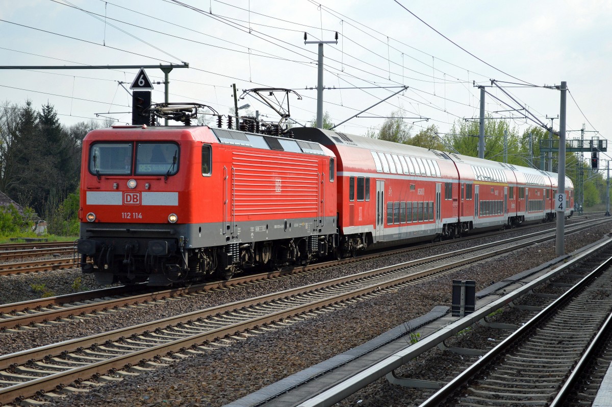 RE5 nach Rostock mit 112 114 am 19.04.14 Berlin-Blankenburg.