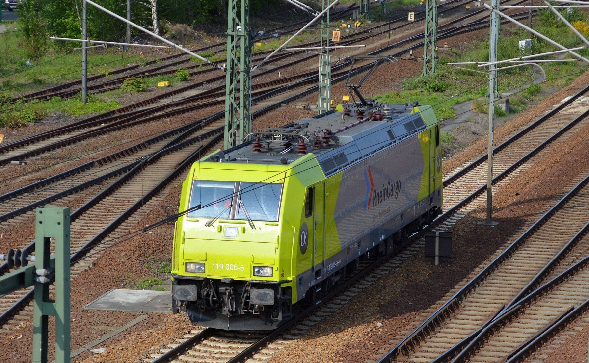RHC 119 005-6 (91 76 0119 005-6 N-RHC, Bombardier Bj.2009 als 185 624-4) Richtung Stendell am 18.05.15 H�he Berlin-Westhafen