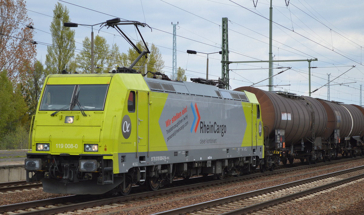 RHC 119 008-0 mit Kesselwagenzug am 20.04.17 Bf. Flughafen Berlin-Schönefeld.