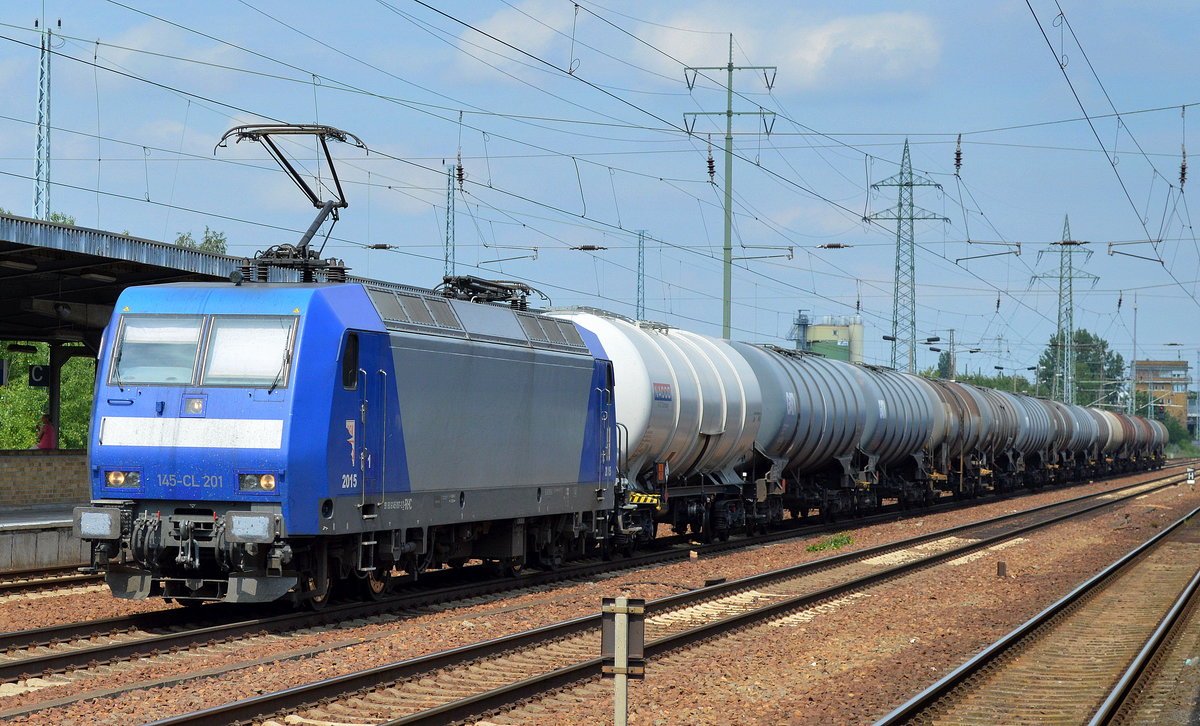 RHC 145-CL 201 (145 097-2) mit Kesselwagenzug am 28.06.17 Bf. Flughafen Berlin-Schönefeld.