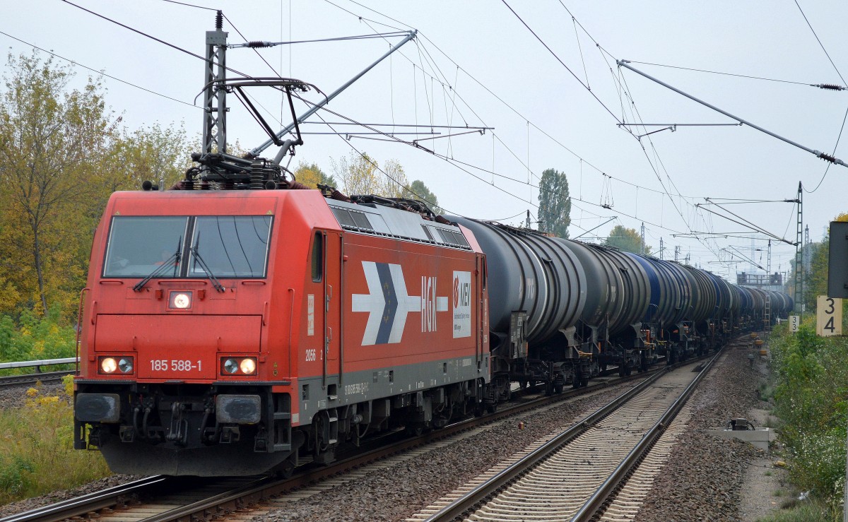 RHC 185 588-1 mit Kesselwagenzug (leer) Richtung Stendell am 06.10.15 Berlin-Hohenschönhausen.