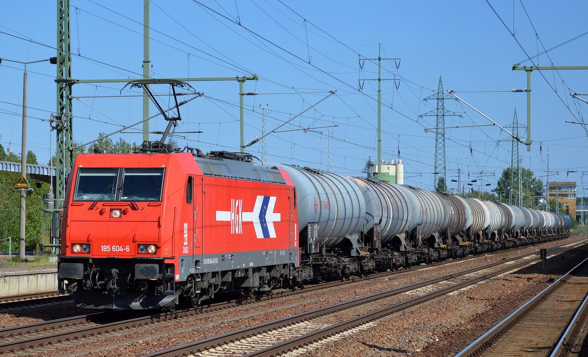 RHC 185 604-6 mit Kesselwagenzug (Benzin) am 15.09.16 Bf. Flughafen Berlin-Schönefeld.
