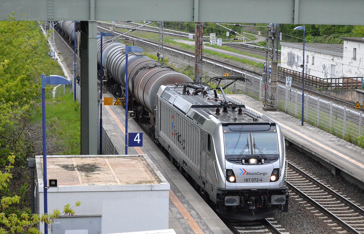 RHC 187 072-4 mit Kesselwagenzug am 01.05.17 Bf. Berlin-Hohenschönhausen.