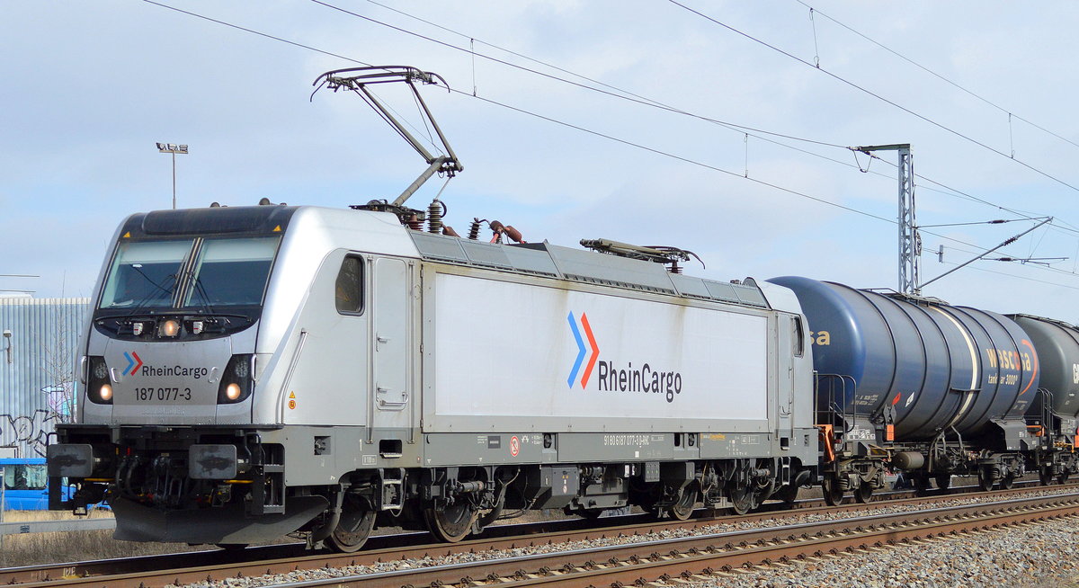 RHC 187 077-3 mit Kesselwagenzug (Benzin) Richtung Oranienburg am 09.03.17 Mühlenbeck bei Berlin.