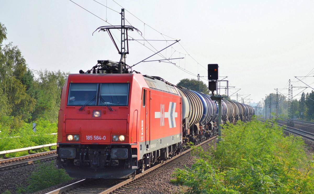RHC 2052/185 584-0 mit Kesselwagenzug Richtung Spandau am 17.09.14 Bhf. Berlin-Jungfernheide.