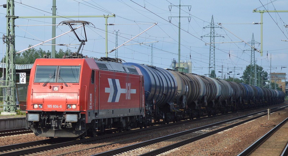 RHC 2062/185 604-6 mit Kesselwagenzug am 28.07.16 Bf. Flughafen Berlin-Schönefeld.