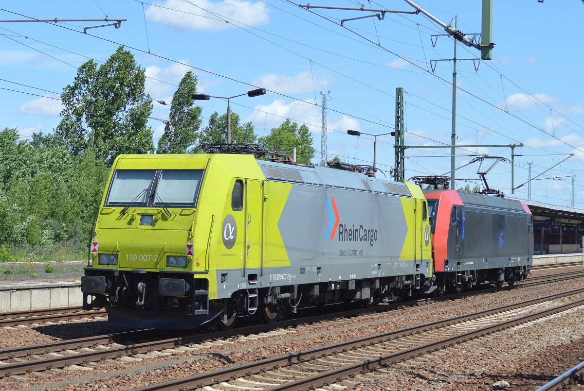 RHC Lokzug mit den Mietloks Dispolok 145 084-0 + Alphatrains 119 007-2 (91 76 0119 007-2 N-RHC (185 626-9 ))am 20.07.15 Bhf. Flughafen Berlin-Sch�nefeld.