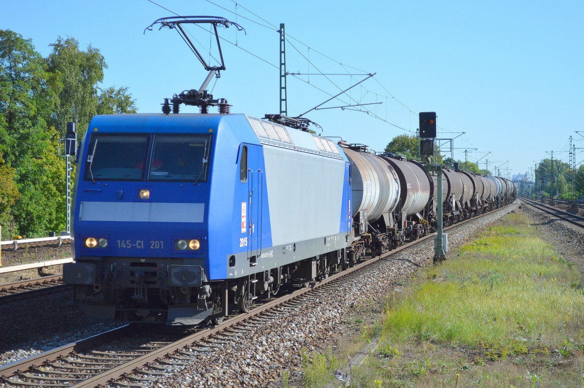 RHC mit 145-CL 201 (145 097-2) und einem Kesselwagenzug Richtung Spandau Durchfahrt Bhf. Berlin-Jungfernheide am 19.09.15