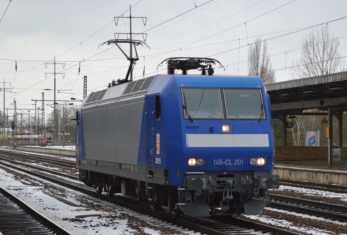 RHC mit 145-Cl 201/145 097-2 am 12.01.17 Durchfahrt Bf. Flughafen Berlin-Schönefeld.
