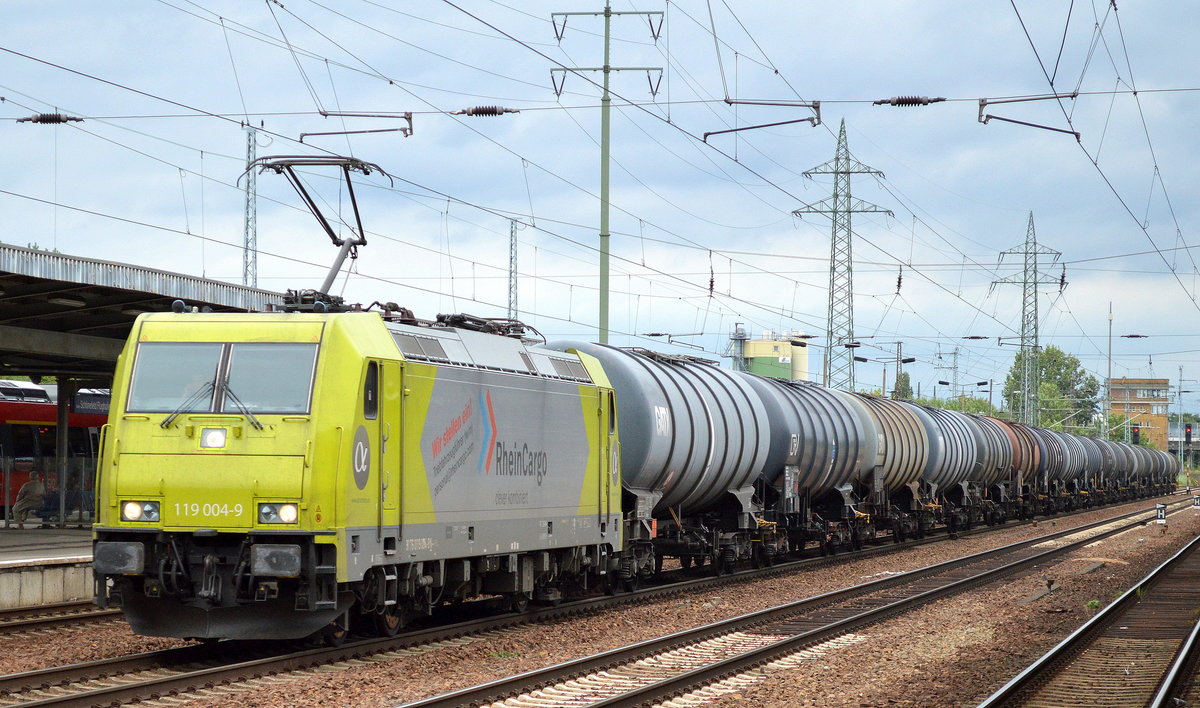 RHC mit der norwegischen 119 004-9 und Kesselwagenzug am 03.08.16 Bf. Flughafen Berlin-Schönefeld.