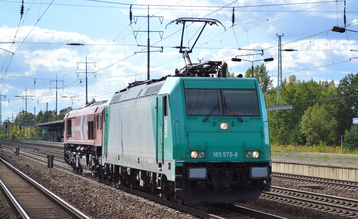 RHC/HGK Lokzug mit 185 575-8 und DE 670 (266 070-2) am Haken am 27.09.15 Bhf. Flughafen Berlin-Schönefeld.