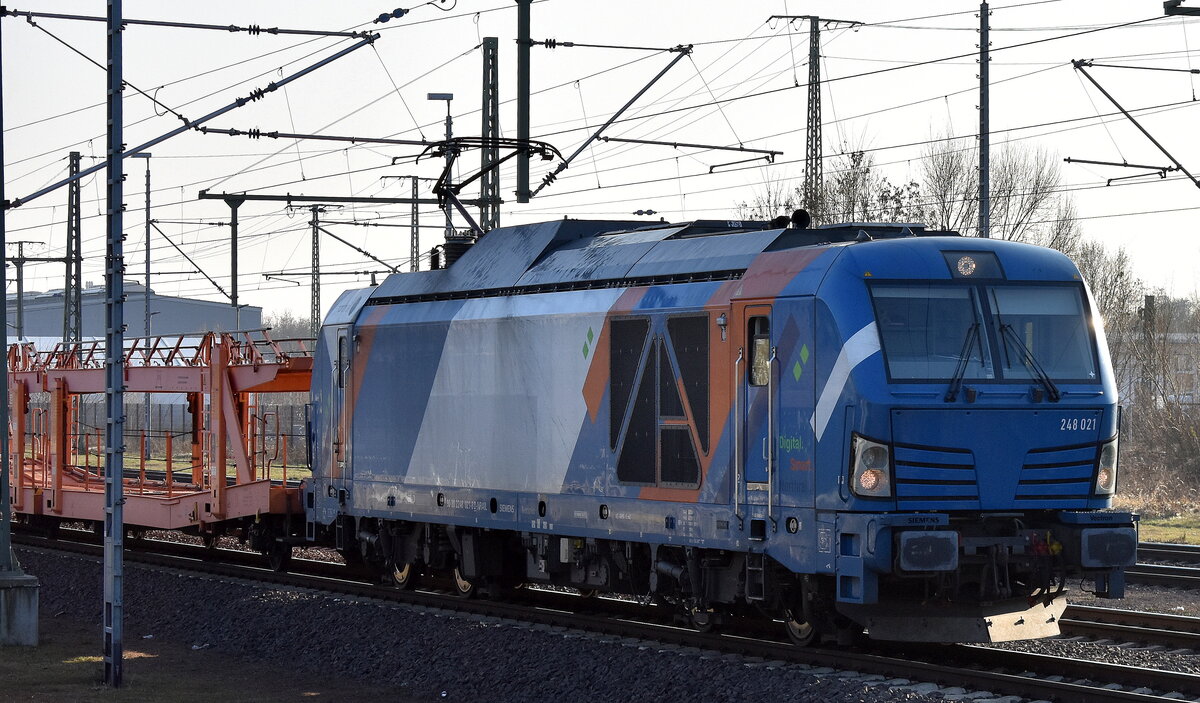 RRL - RIVE Rail Leasing Limited, Dublin [IRL] /Northrail  248 021  [NVR-Nummer: 90 80 2248 021-8 D-NRAIL], aktueller Leasingnehmer unbekannt mit einem PKW-Transportzug (leer) am 27.03.25 Höhe Bahnhof Magdeburg Hbf.