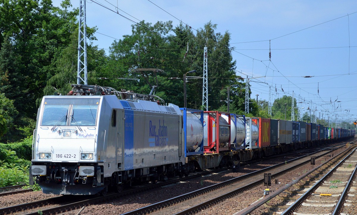 RTBC mit Railpool-Lok 186 422-2 und Containerzug am 24.07.15 Berlin-Hirschgarten.
