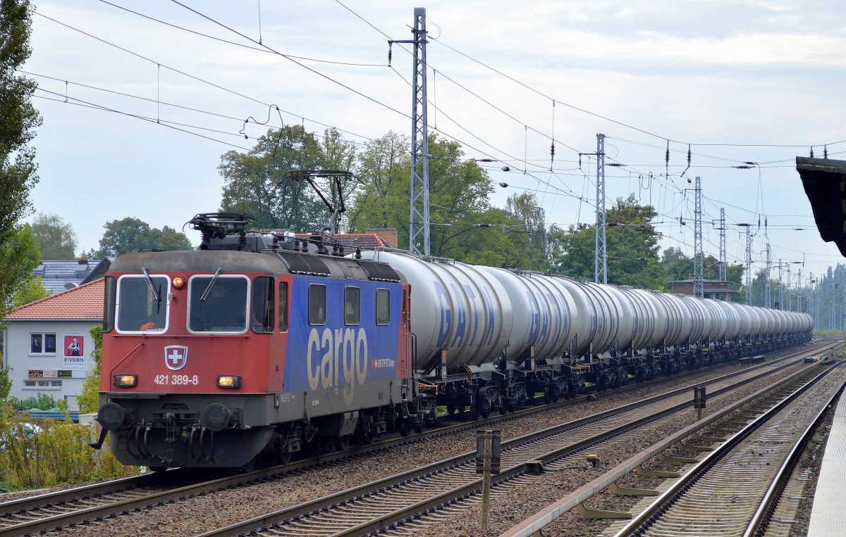 SBB Cargo Mietlok Re 421 389-8 mit Kesselwagenzug Richtung Schwedt am 19.09.14 Berlin-Karow.