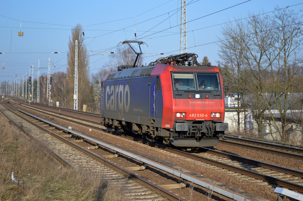 SBB Cargo Mietlok Re 482 030-4 am 19.02.15 Berlin-Karow.