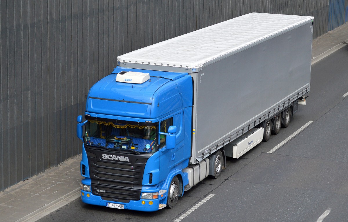 SCANIA R420 Sattelzug am 13.04.15 Berliner Stadtautobahn Höhe Kaiserdamm.