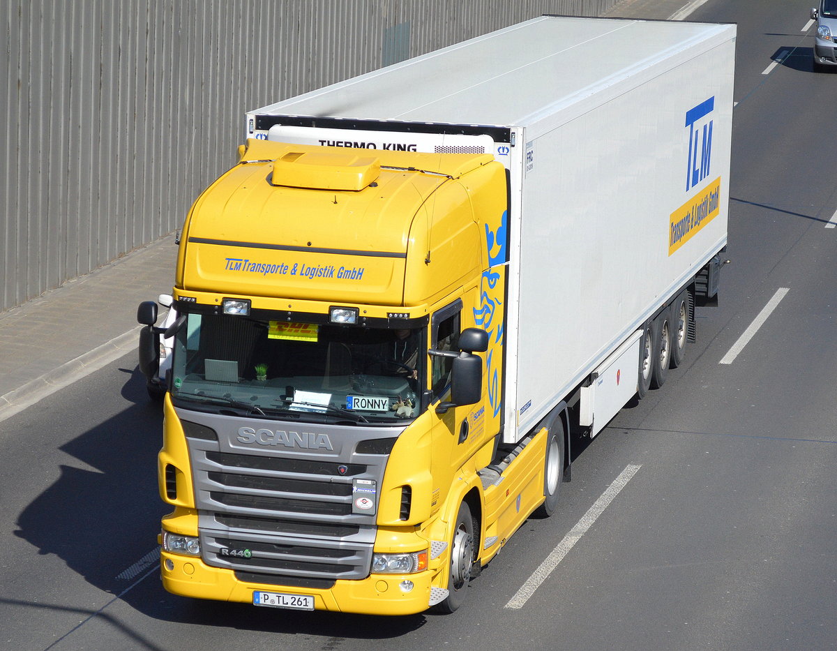 SCANIA R440 Zugmaschine mit Trailer der Fa. TLM Transporte & Logistik GmbH am 21.04.16 Berliner Stadtautobahn Höhe Knobelsdorffstr.