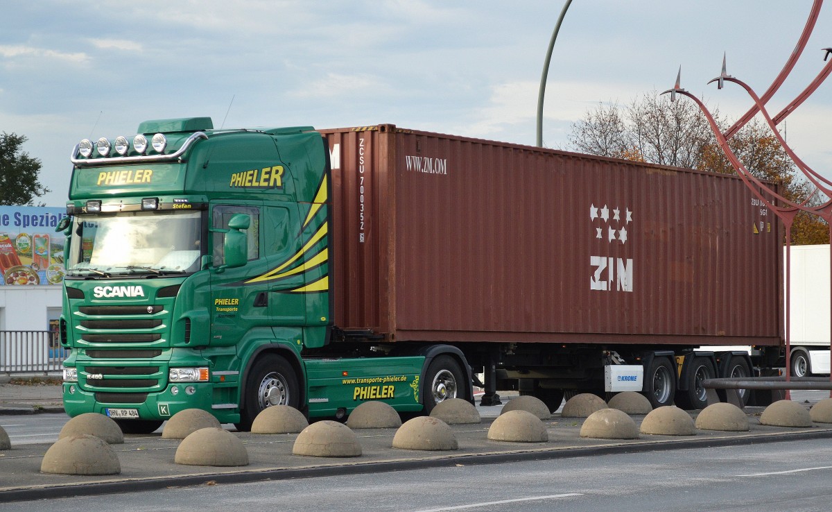 SCANIA R480 von PHIELER Transporte mit Containerauflieger am 04.11.14 Berlin-Beusselbrücke.