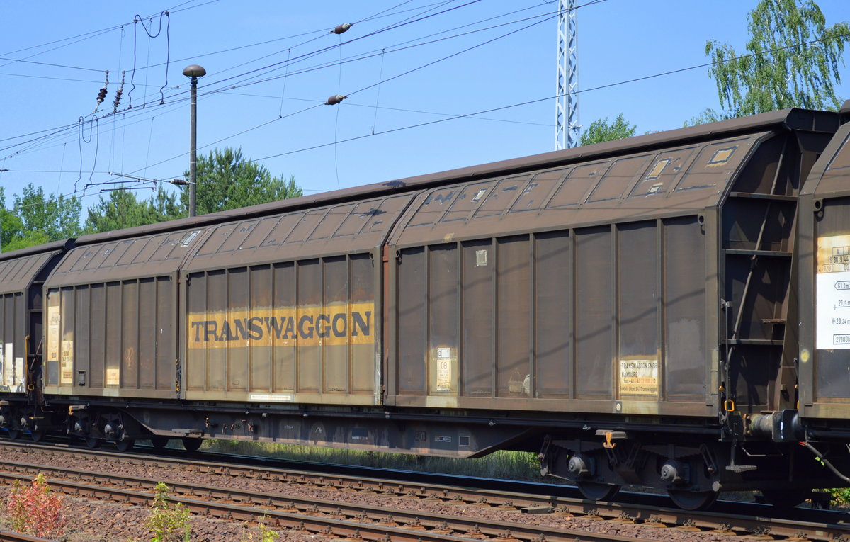 Schiebewandwagen vom Einsteller TRANSWAGGON mit der Nr. 83 80 D-TWA 2848 236-5(P) Habiis9 BF. Maschem-Rbf. Ladegut:Kartonagen und andere Güter am 08.06.16 Berlin-Hirschgarten.