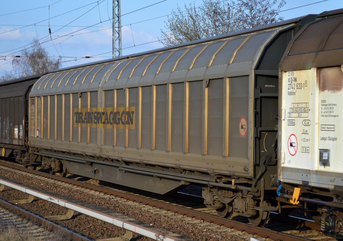 Schiebewandwagen vom Wageneinsteller TRANSWAGGON eingestellt in der Schweiz mit der Nr. 33 RIV 85 CH-TWA 274 0 062-0(P) Habbiins 16 am 26.03.14 Berlin-Karow.