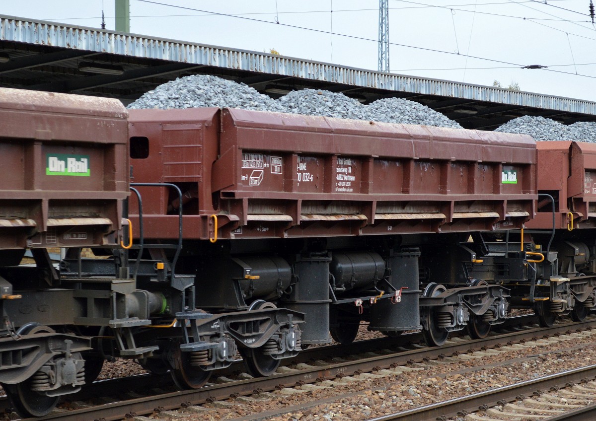 Schüttgutkippwagen der On Rail GmbH mit der Nr. 33 RIV 80 D-ORME 6800 032-6 Fas 680 am 09.10.14 Bhf. Flughafen Berlin-Schönefeld.