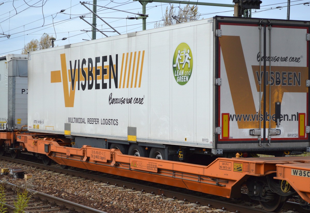 Sehe ich zum erstem mal auf dem Poznan Shuttle einen LKW-Auflieger der niderländischen Spedition VISBEEN (MULTIMODAL REEFER LOGISTICS) am 09.10.14  Flughafen Berlin-Schönefeld.