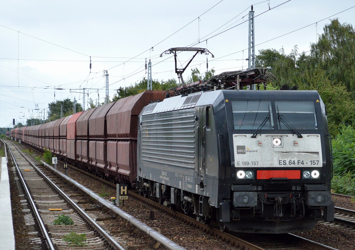 Seit Juni 2015 auch in DB Diensten, MRCE Dispolok ES 64 F4-157/189-157 (91 80 6189 157-1 D-DISPO, Siemens Bj.2009), hier am 09.09.15 mit Ganzzug Schüttgutwagen Berlin-Hirschgarten.