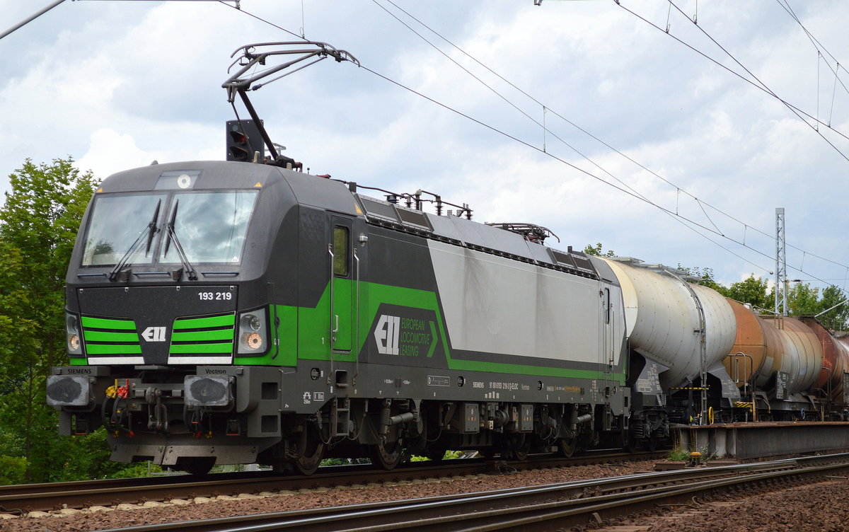 SETG mit der ELL Vectron 193 219-3 und einem Knickkesselwagenzug (Kreideschlamm) am 28.07.17 Berlin-Wuhlheide.