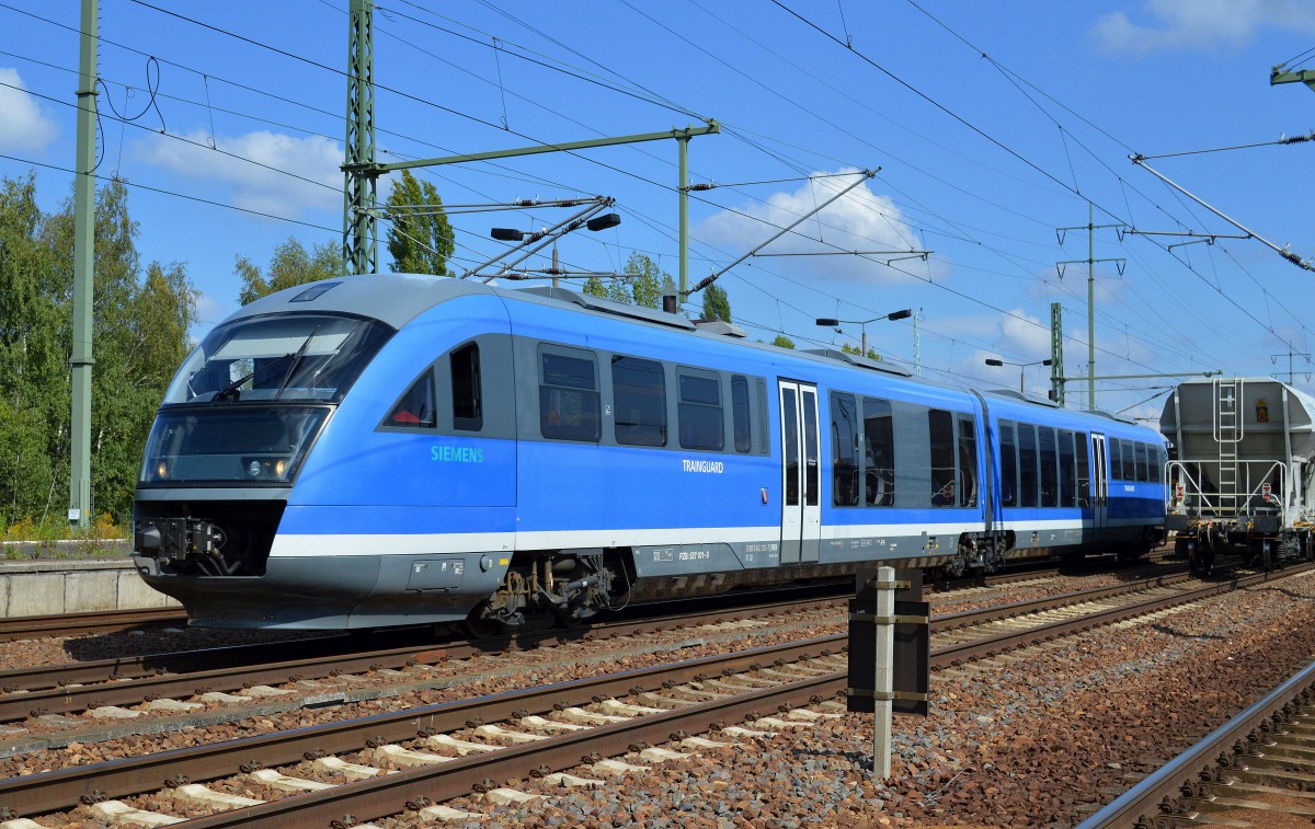 SIEMENS  VT 1.0  ETCS-Versuchszug  642 300-7   VT 1.0   TRAINGUARD  ( 9580 0642 300-7 D-PREU )am 10.09.15 Bhf. Flughafen Berlin-Schönefeld.