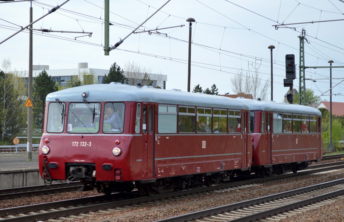 Sonderfahrt mit der Traditionsgemeinschaft Ferkeltaxi e.v. mit 172 132-3 + 172 171-1 lt. Tafel in der Frontscheibe Lauterbach-Mole am 11-04-14 Durchfahrt Bhf. Flughafen Berlin-Schönefeld.