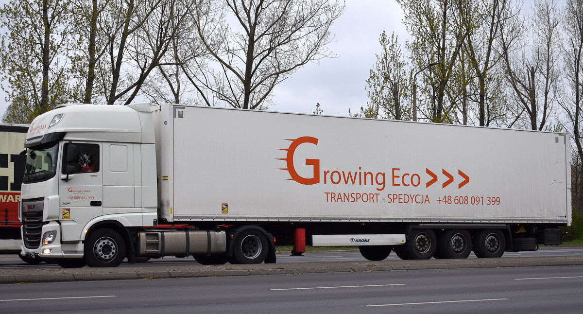 Spedition Growing Eco Sp. z o.o. aus Polen mit einem Sattelzug mit DAF XF 480 Zugmaschine am 11.04.25 Berlin Marzahn. 