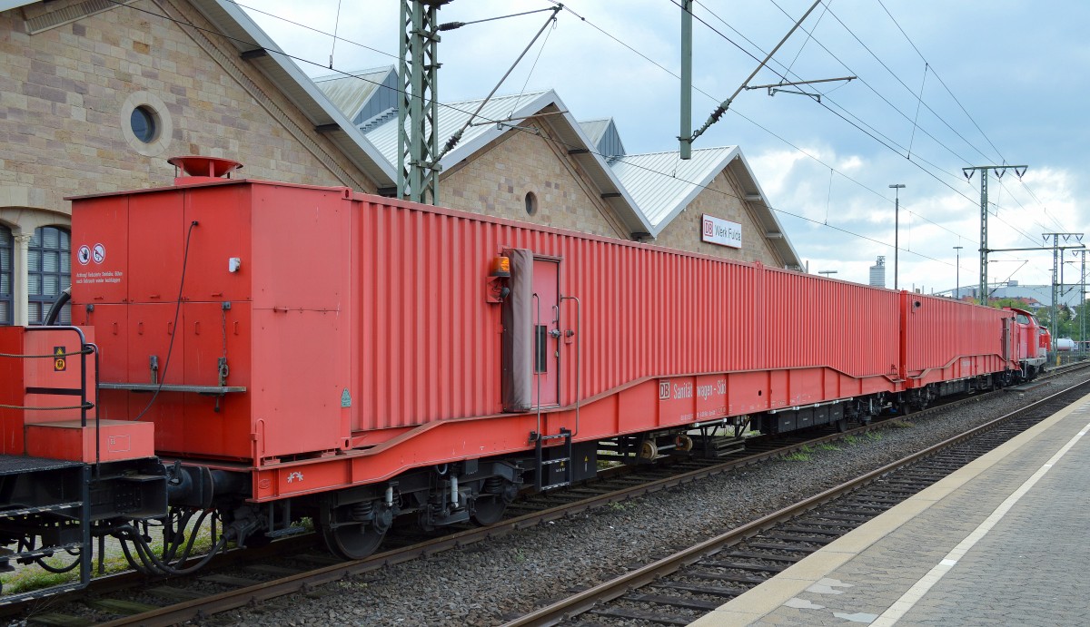 Spezialwagen-Einheit des Tunnelrettungszuges stationiert am DB Werk Fulda, der Sanitätswagen-Süd mit der Nr. 60 80 991 1 228-6 DB Rtz-Sanität 382 und Transportwagen Süd mit der Nr. 60 80 991 1 223-7 DB Rtz-Trans 380 am 03.05.14