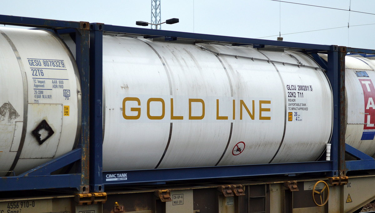 Tankcontainer der Fa. Goldline International Equipment Manufacturing LLC.am 12.04.16 Bf. Flughafen Berlin-Schönefeld.
