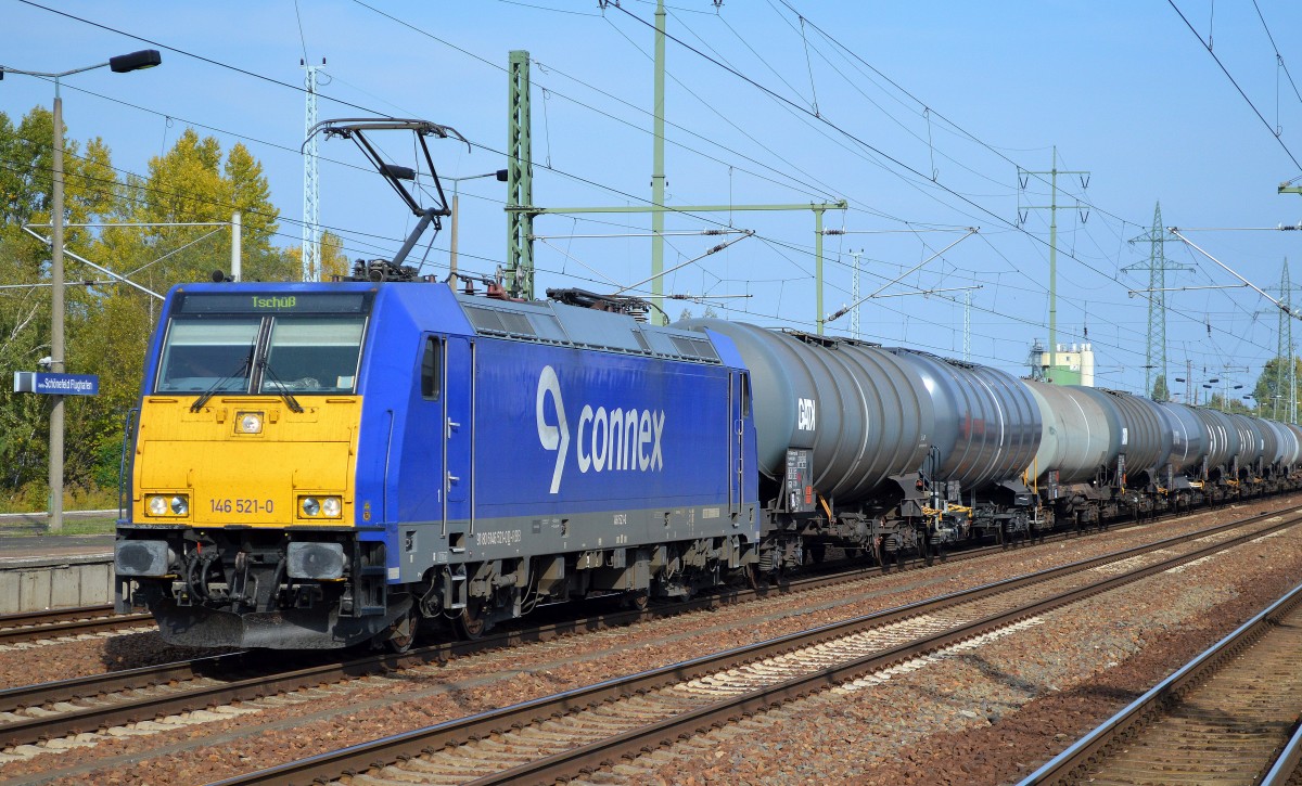 Transdev Regio GmbH mit 146 521-0 und einem Kesselwagenzug (Erhanol) am 04.10.15 Bhf. Flughafen Berlin-Schönefeld.