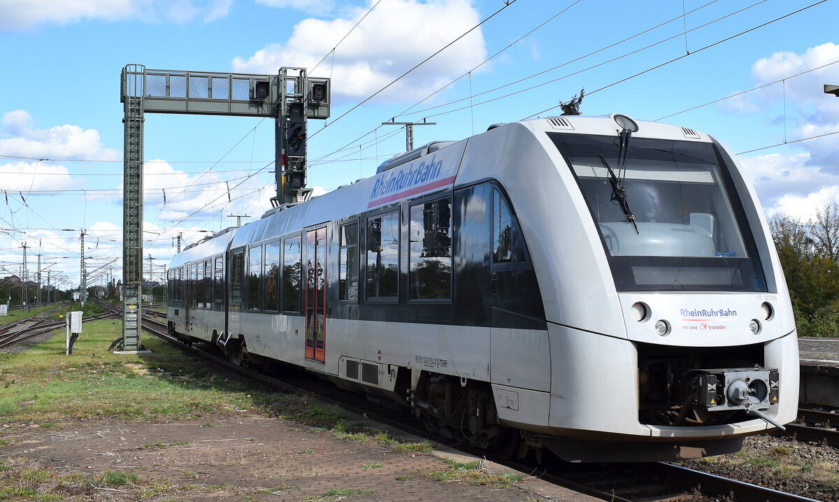 Transdev Rhein Ruhr GmbH mit ihrem Coradia Lint 41 Tribezug  VT 12 12 04  (NVR:  95 80 1648 504-6 D-TDRR...... ) wahrscheinlich Fahrschultraining am 23.09.25 Durchfahrt Bahnhof Magdeburg-Neustadt.