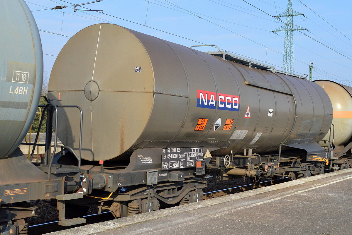 Tschechischer Kesselwagen vom Einsteller NACCO mit der Nr. 33 TEN 54 CZ-NACCO 7931 139-1 Zacens 9-3106.0 (UN-Nr.: 80/1814 = Kaliumhydroxidlösungen (Kalilaugen))am 09.02.17 Bf. Flughafen Berlin-Schönefeld.