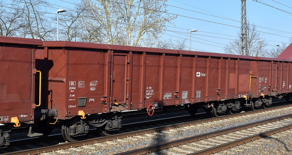 Tschechischer offener Drehgestell-Hochbordwagen der ČD Cargo mit der Nr. 31 TEN 54 CZ-CDC 5380 412-4 Eanos 9-152.0 in einem Ganzzug am 02.04.25 Höhe Bahnhof Saarmund.