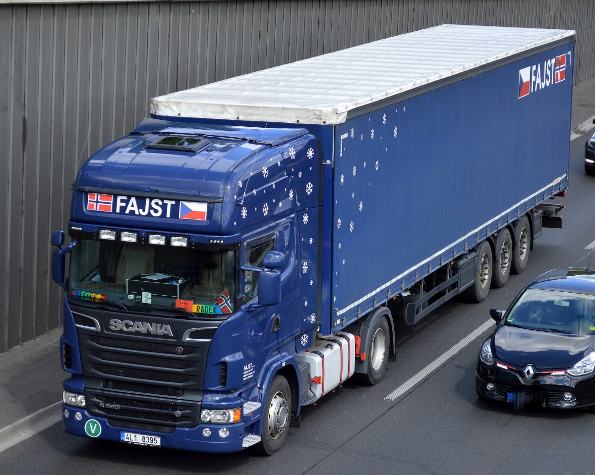 Tschechischer SCANIA R 560 Sattelzug der Sped.FAJST am 07.05.15 Berliner Stadtautobahn Höhe Knobelsdorffstr.