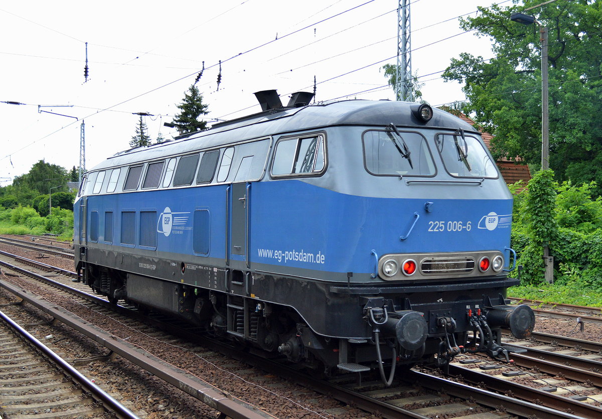 Überraschung am Sonntag, die EGP 225 006-6(92 80 1225 006-6 D-RGP) am 19.06.16 Berlin-Hirschgarten Richtung Osten stadtauswärts.