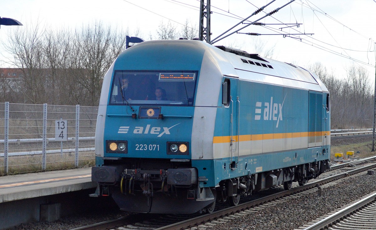 �berraschung des Tages, eine ER 20 von alex bei uns im Nordosten, die 223 071 (92 80 1223 071-2 D-VBG, Siemens Bj,2007) bei der z�gigen Durchfahrt im Bhf. Berlin-Hohensch�nhausen, 05.03.15 War irgendwo eine Sonderzugleistung in oder um Berlin herum?