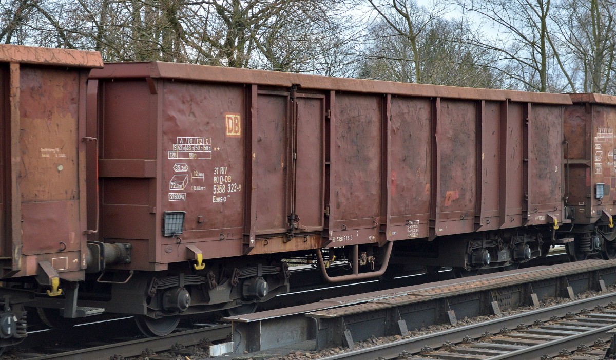 Vierachsiger, offener Güterwagen der Db mit der Nr. 31 RIV 80 D-DB 5358 323-9 Eaos-x 051 am 05.03.15 Berlin-Karow.