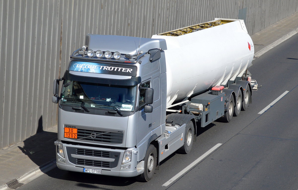 VOLVO 500 EEV Zugmaschine mit Tankauflieger (UN-Nr.30/1202 = Dieselkraftstoff) aus Polen am 21.04.16 Berliner Stadtautobahn Höhe Knobelsdorffstr. 