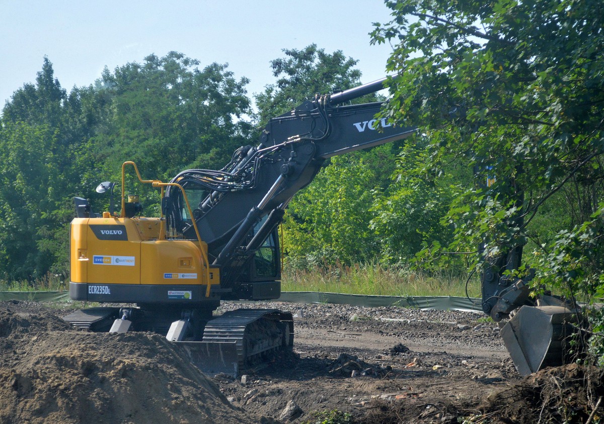 VOLVO ECR235DL Raupenbagger (Mietbaumaschine) Bahnbaustelle Höhe Berlin Adlershof, 18.07.15