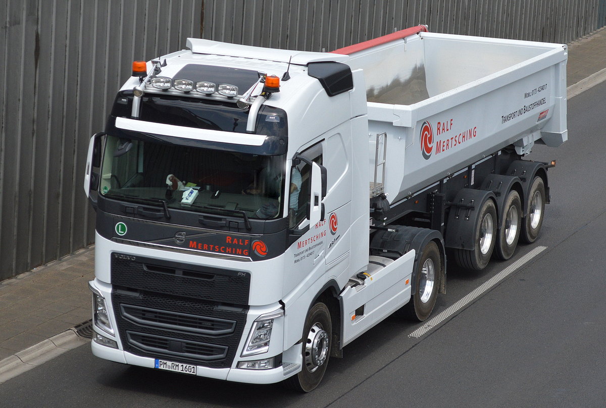 VOLVO FH 460 EEV Sattelkipper der Fa.RALF MERTSCHING am 31.05.16 auf der Berliner Stadtautobahn Höhe Knobelsdorffstr.