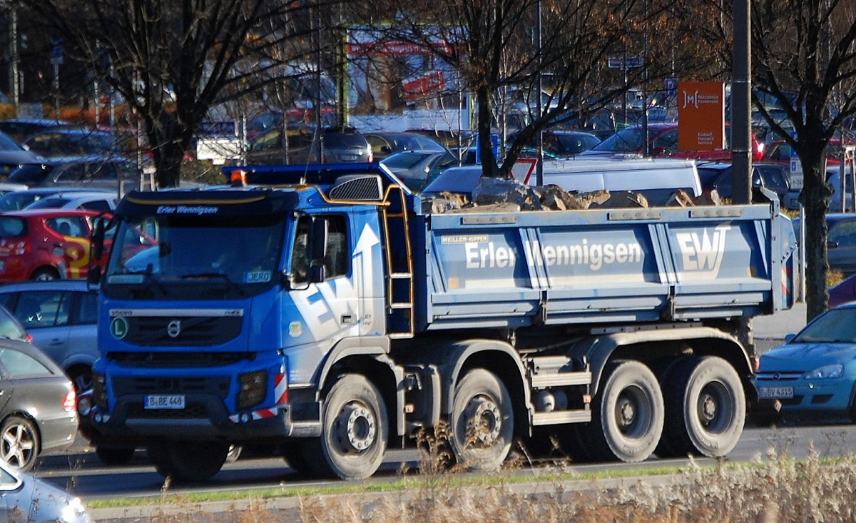 VOLVO FMX Baukipper der Fa. Erler Wennigsen am 26.11.13 Berlin-Marzahn.