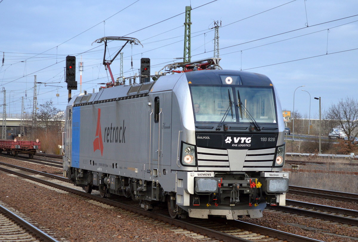 VTG Rail mit der Railpool Vectron 193 828-1 (NVR-Number: 91 80 6193 828-1 D-Rpool, Siemens Bj.2016] bei der Durchfahrt Bf. Flughafen Berlin-Schönefeld, 16.03.17 